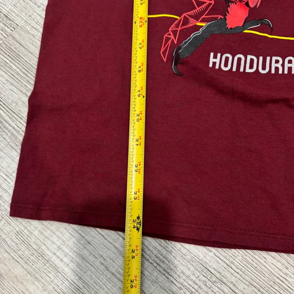 Pacer Honduras T-shirt Women’s Size S Burgundy Red Scarlet Macaw Guacamaya - Picture 6 of 9